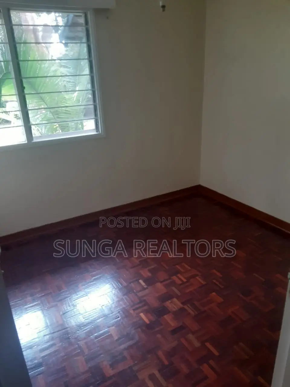 4bdrm Bungalow in Loresho Crescent for sale