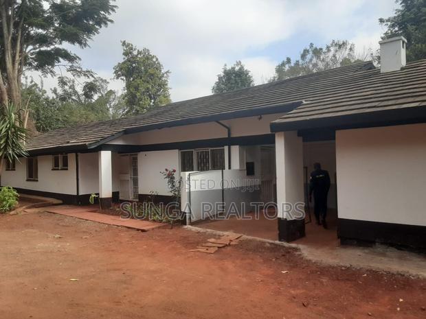 4bdrm Bungalow in Loresho Crescent for sale