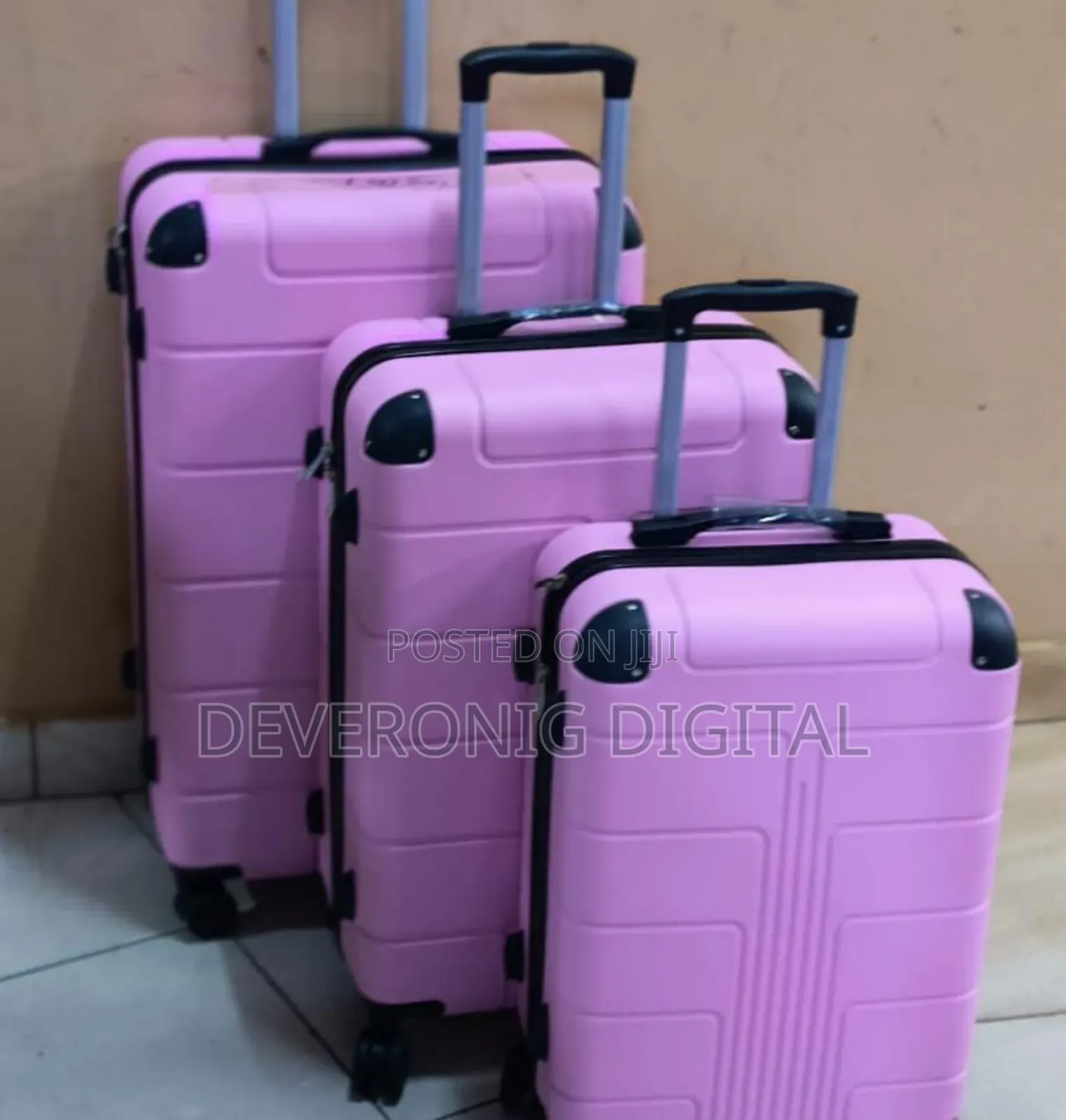 *Price Drop*
3 in 1 Luxurious Fibre Suitcase