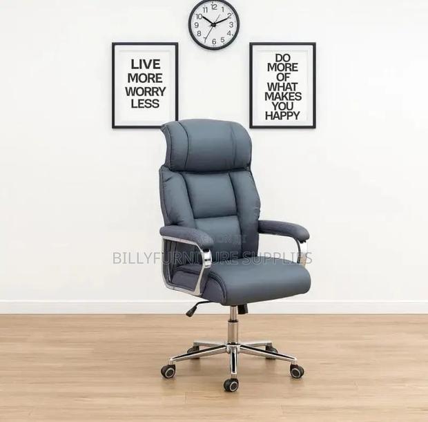 Modern Executive Chair for Office Use