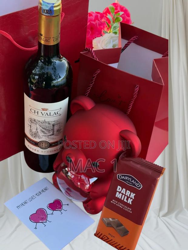Romantic Valentine Gift Hamper for Ladies - main view