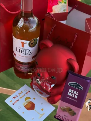 Romantic Valentine Gift Hamper for Ladies