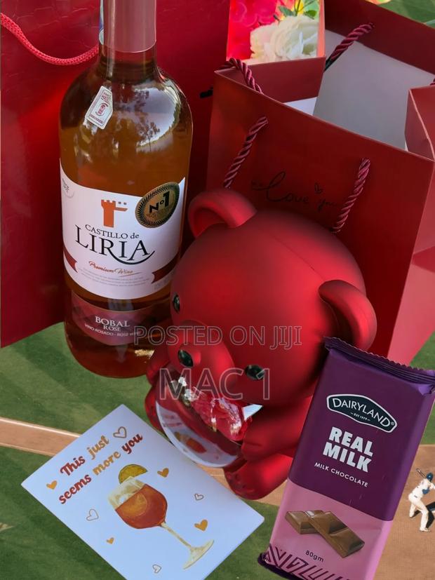 Romantic Valentine Gift Hamper for Ladies - thumbnail 2