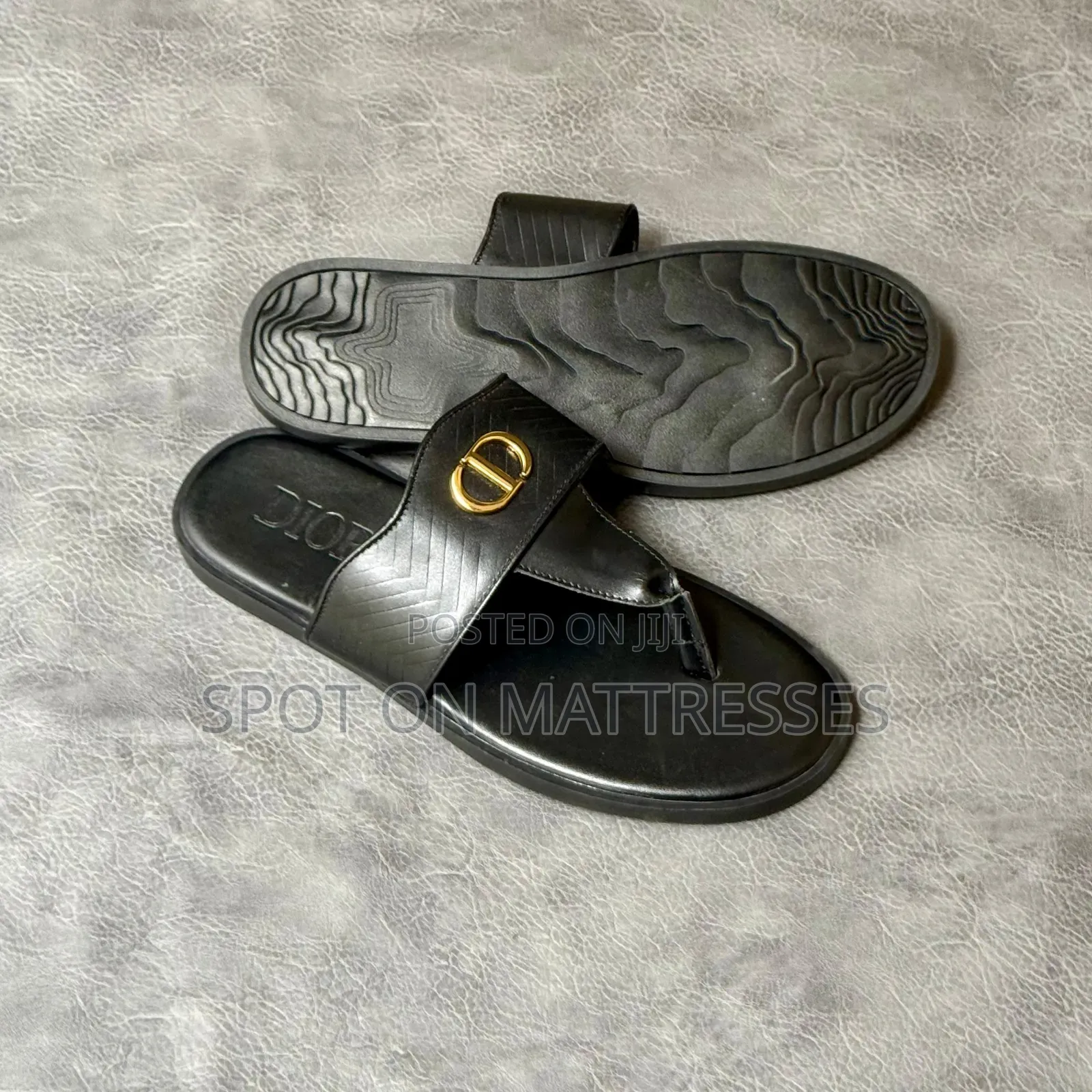 Fire Si Fire! Classic Gucci Sandals For Men. Available Sizes 39 - 46.