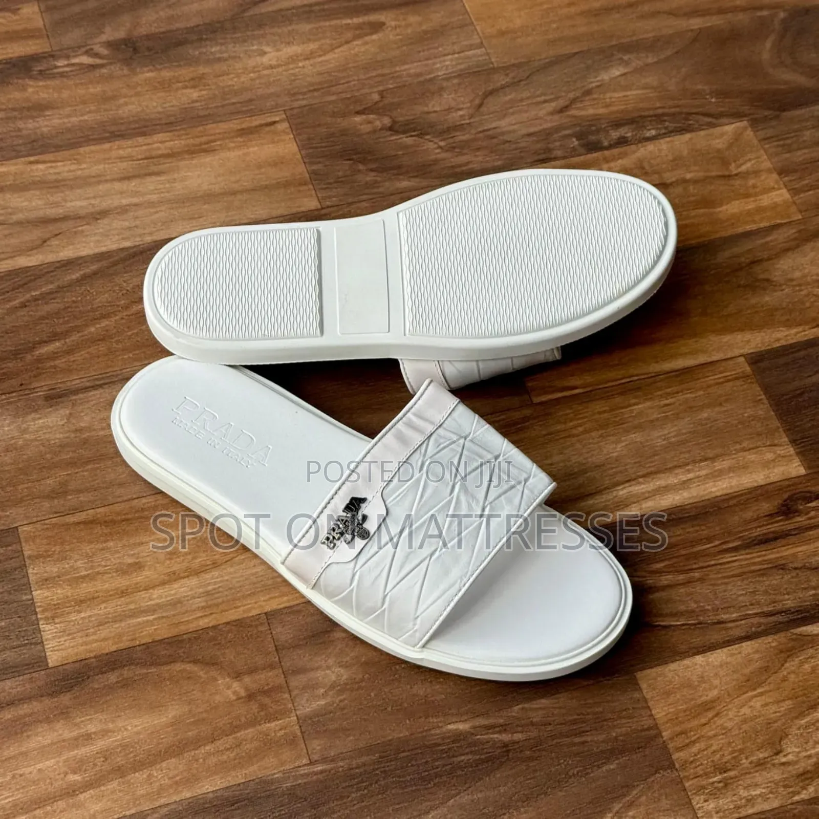 Fire Si Fire! Classic Gucci Sandals For Men. Available Sizes 39 - 46.