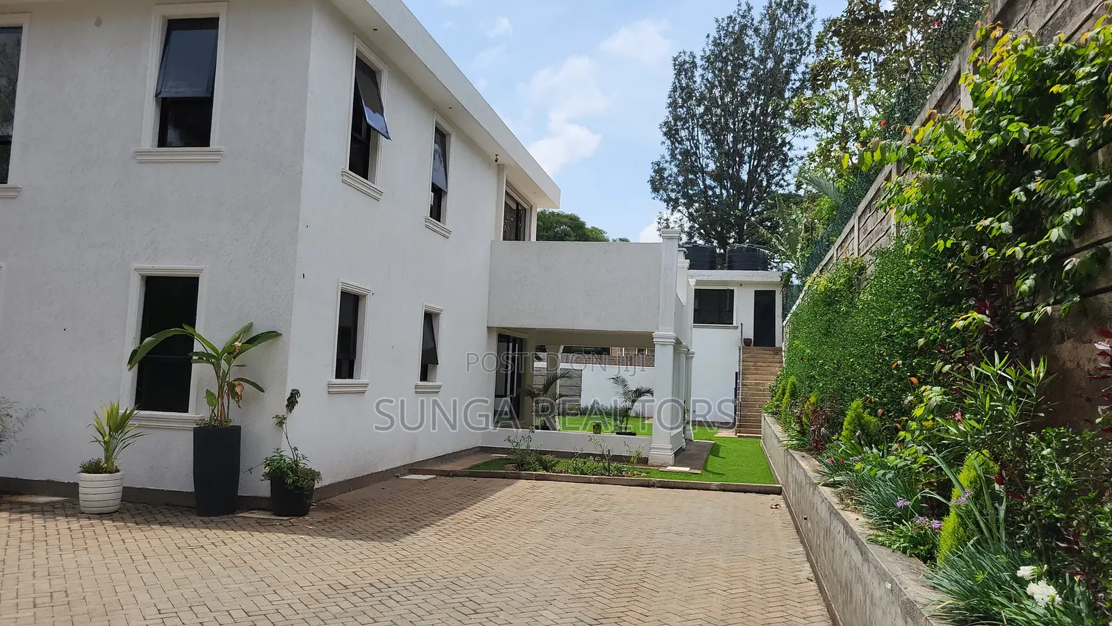5bdrm House in Evergreen, Runda for sale