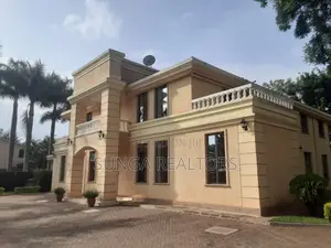 5bdrm House in Un Avenue, Runda for sale