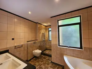 5bdrm House in Lavington for sale