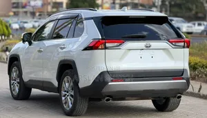 Toyota RAV4 2019 White