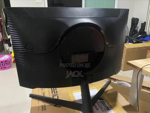 Samsung 34" Odyssey G5 Curved Gaming Monitor - thumbnail 3