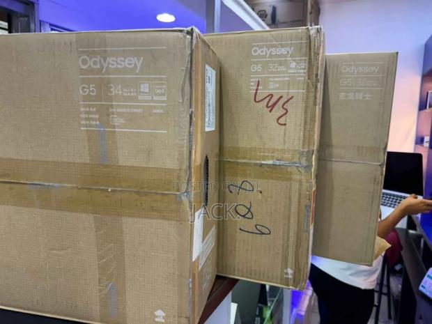 Samsung 32" Odyssey G5 Gaming Monitor, - thumbnail 4