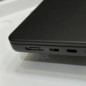 New Laptop Apple MacBook Pro 2025 M5 16GB Apple M5 SSD 1T