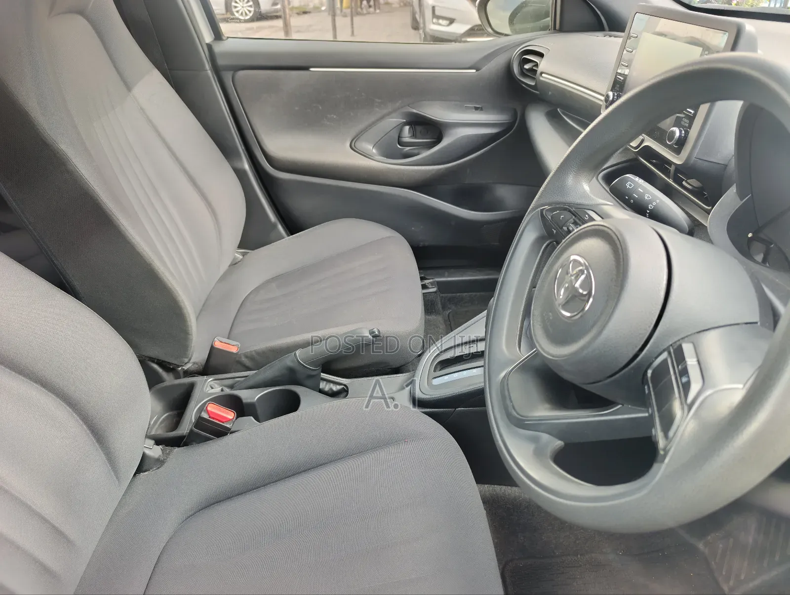 Toyota Yaris 2020 Silver