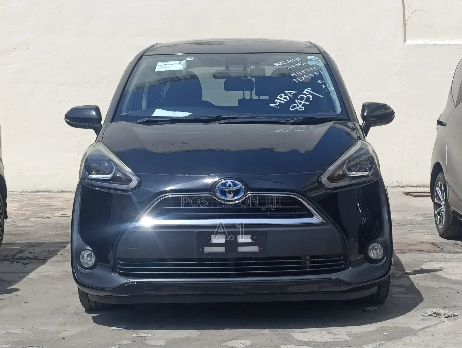 Toyota Sienta 1.5 Hybrid FWD 2019 Black