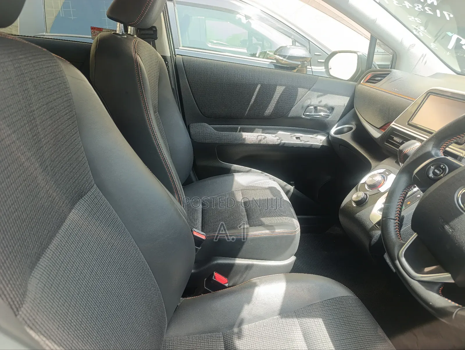 Toyota Sienta 1.5 Hybrid FWD 2019 Black