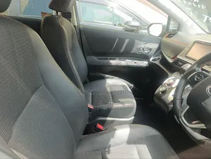 Toyota Sienta 1.5 Hybrid FWD 2019 Black