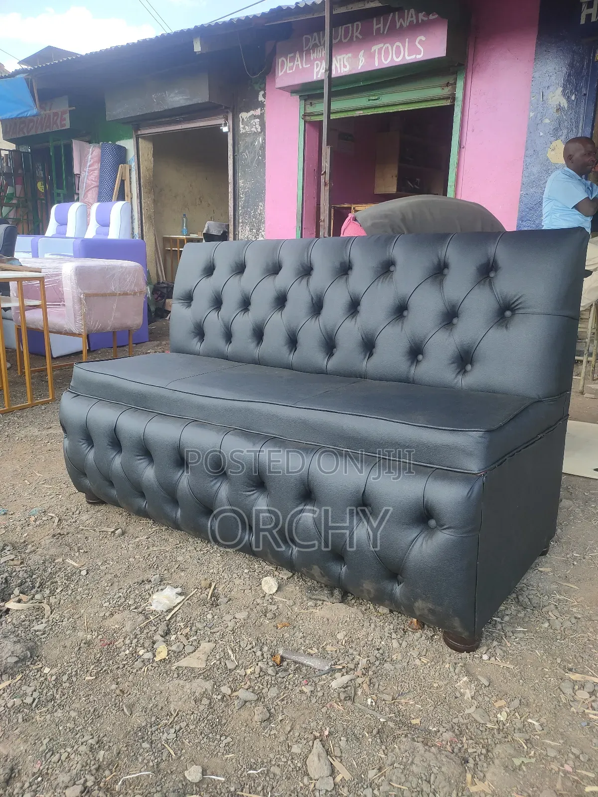 5 Ft Waiting Couch