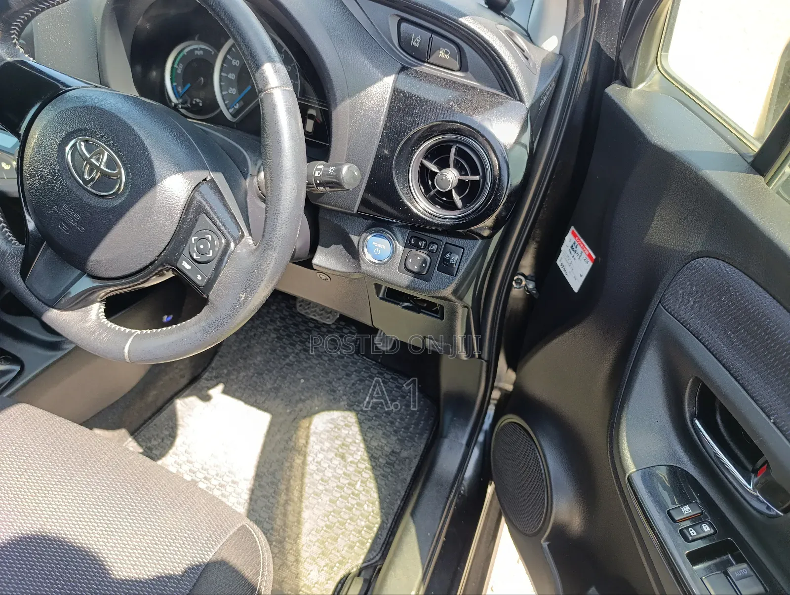 Toyota Vitz 1.5 FWD Hybrid 5dr 2019 Black