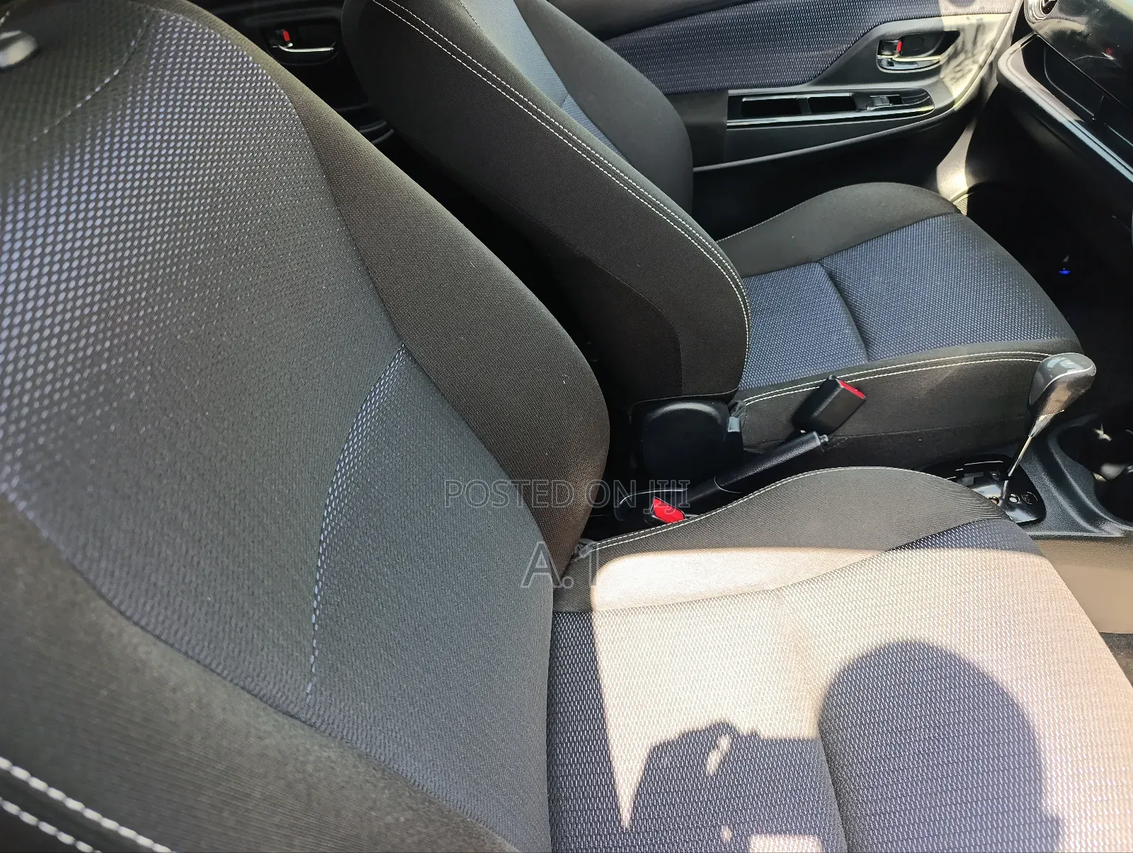 Toyota Vitz 1.5 FWD Hybrid 5dr 2019 Black