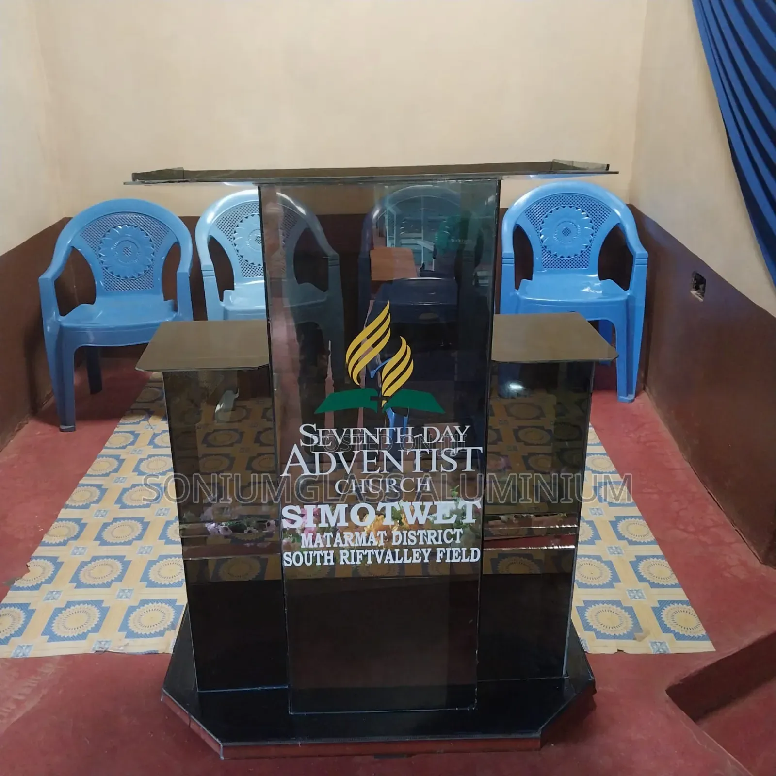 Glass Pulpits