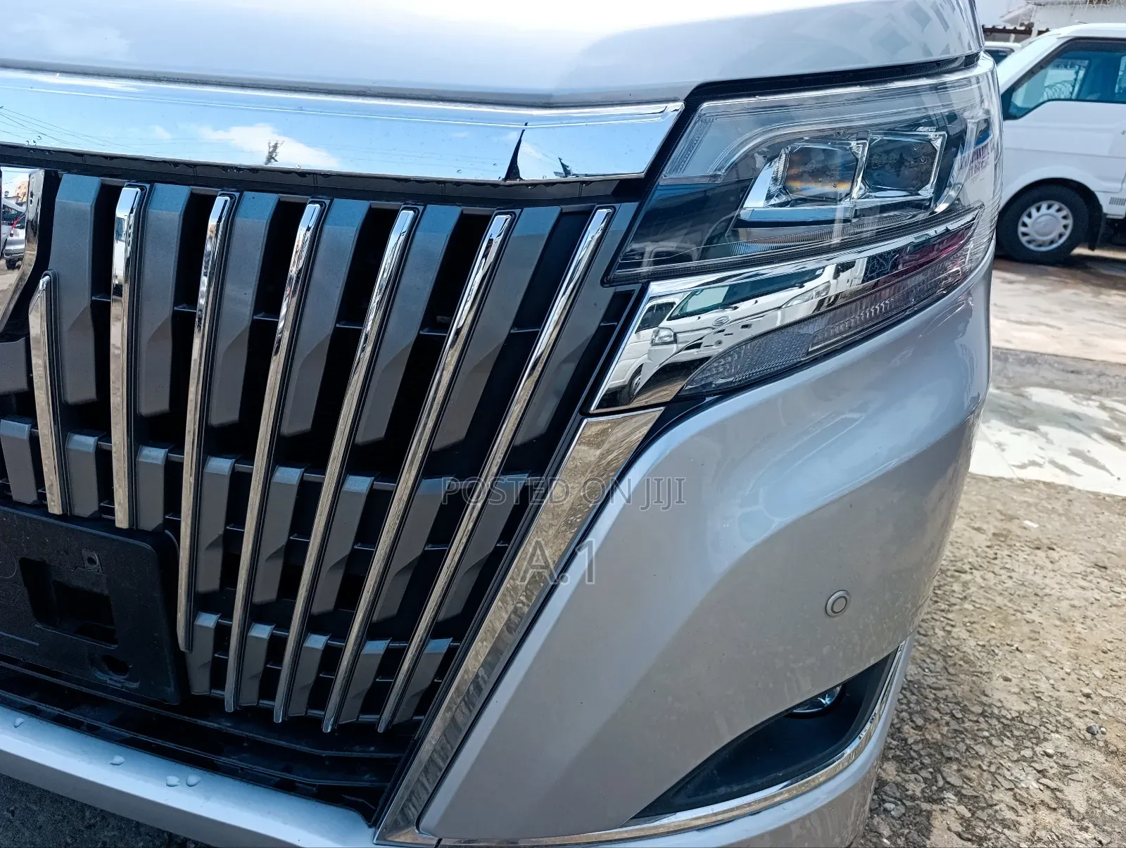 Toyota Esquire 2.0 FWD (7 seater) 2019 Silver