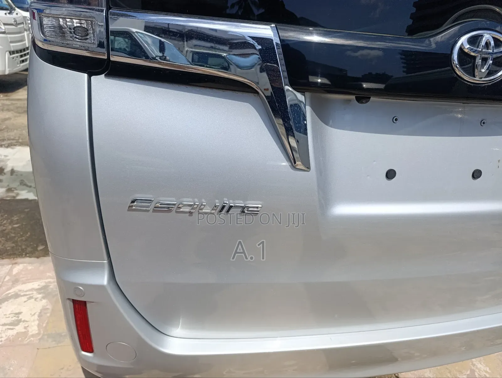 Toyota Esquire 2.0 FWD (7 seater) 2019 Silver