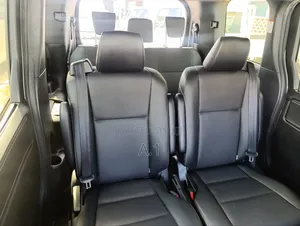 Toyota Esquire 2.0 FWD (7 seater) 2019 Silver