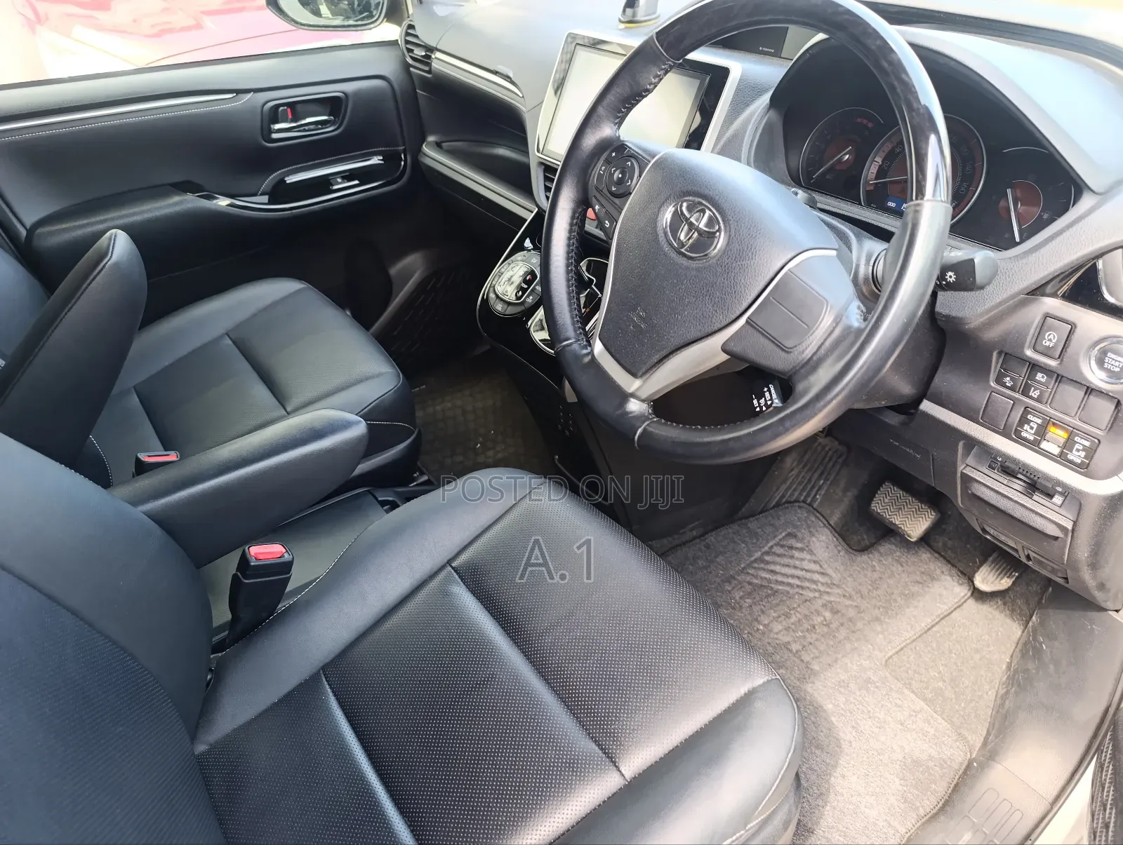 Toyota Esquire 2.0 FWD (7 seater) 2019 Silver