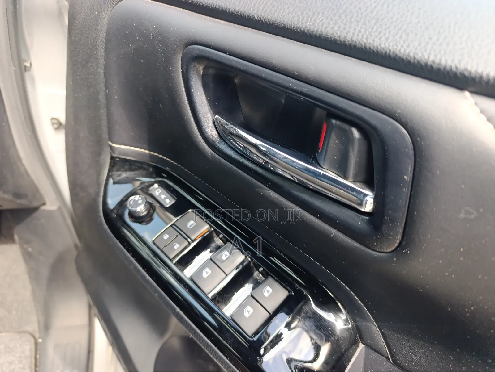 Toyota Esquire 2.0 FWD (7 seater) 2019 Silver