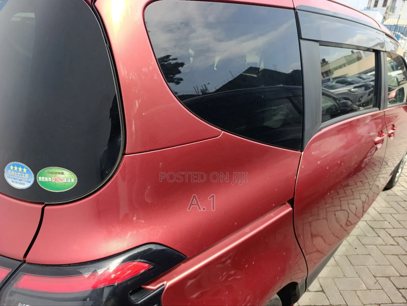 Toyota Sienta 1.5 Hybrid FWD 2019 Red