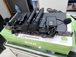 BNK Bk8400 Uhf Four Channel Wireless Microphone System.