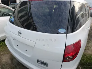 Nissan Advan 2018 White