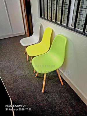 Modern Salon Chair - thumbnail 2