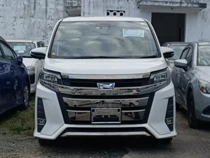 Toyota Noah 1.8 FWD Hybrid (7 seater) 2019 White