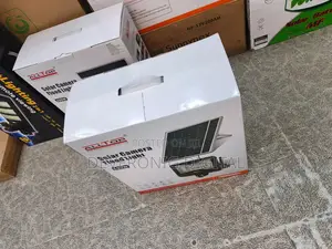 4g Solar Flood Light + 600w CCTV Camera