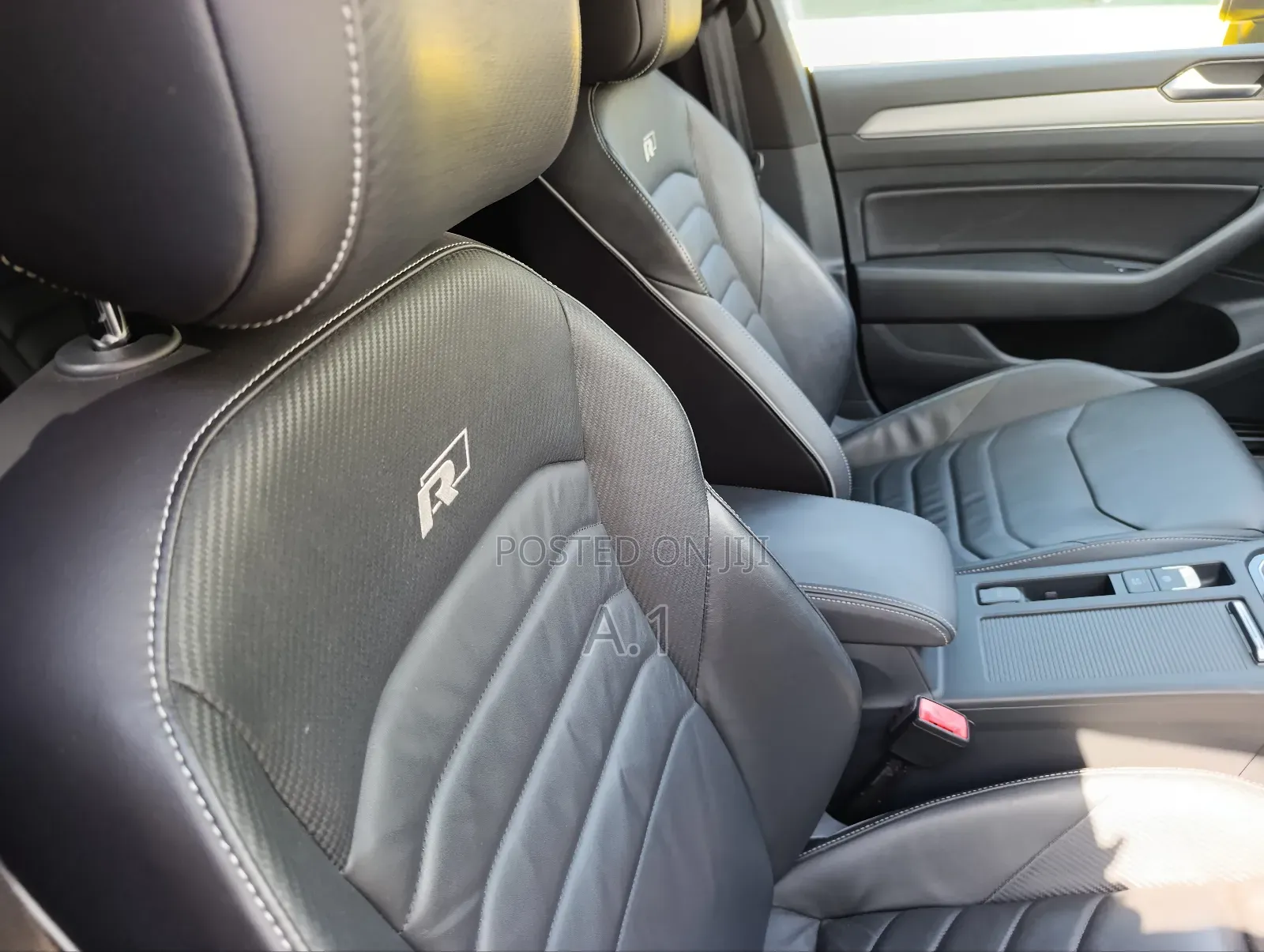 Volkswagen Arteon 2.0T SE R-Line w/19 AWD 4MOTION 2019 Yellow