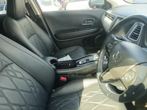 Honda Vezel 1.5 Hybrid 4WD 2019 Red