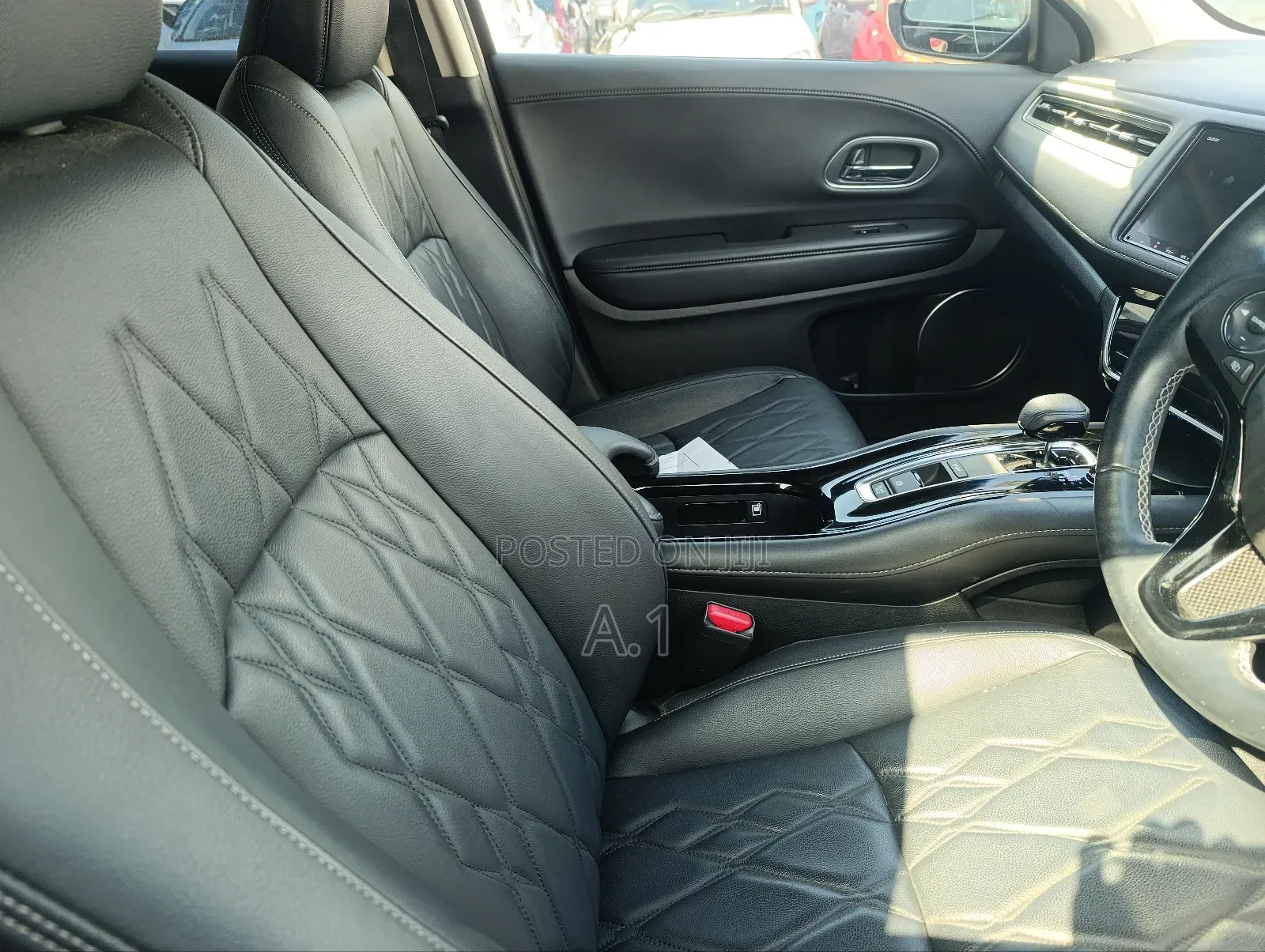 Honda Vezel 1.5 Hybrid 4WD 2019 Red