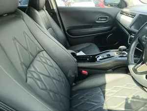 Honda Vezel 1.5 Hybrid 4WD 2019 Red