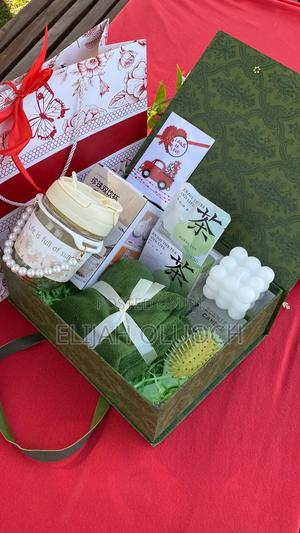 Hot Valentines Ladies Gift Set - thumbnail 2