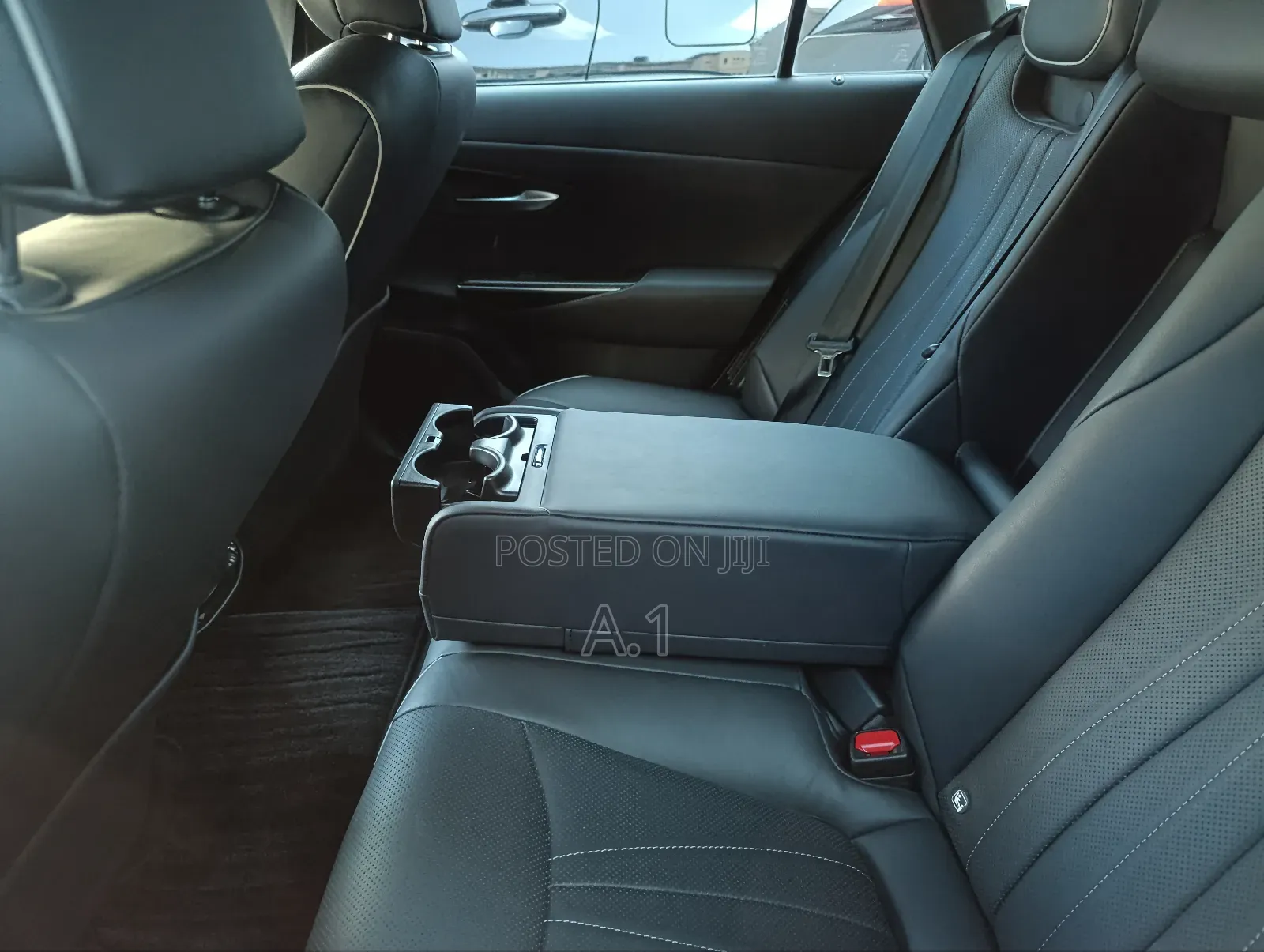 Toyota Crown 2019 White