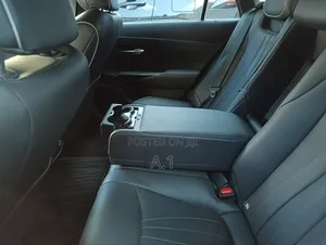 Toyota Crown 2019 White