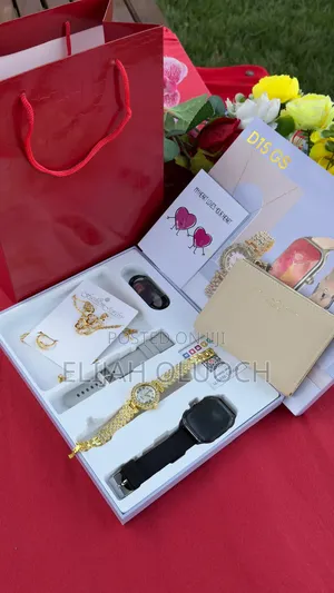 Valentines Ladies Gift Set💞👩‍❤‍💋‍👩 🎁Smartwatch X Purse