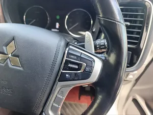 Mitsubishi Outlander 2.4 PHEV AWD 2018 White