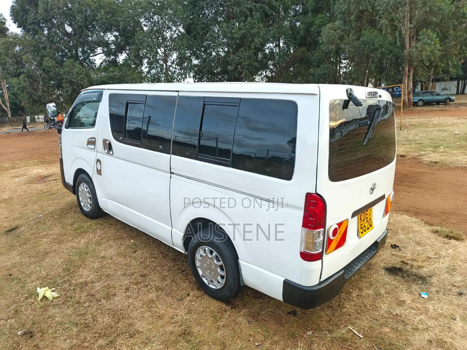 Toyota HiAce 2014 White