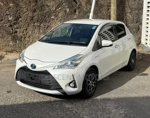 Toyota Vitz 2018 White