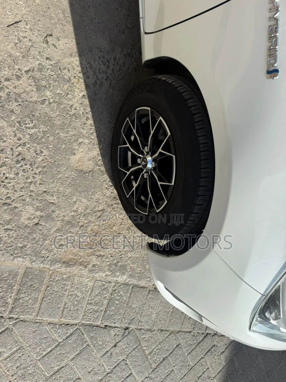 Toyota Vitz 2018 White