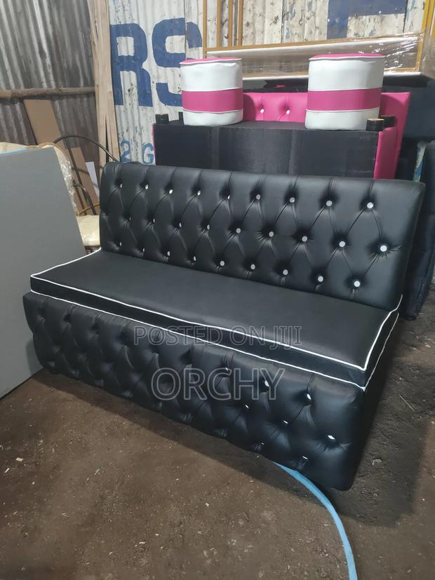 Vip Sitting Couch - main view