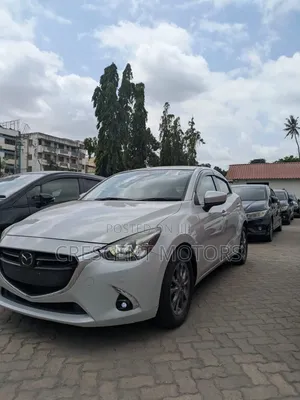Mazda Demio 2018 Pearl