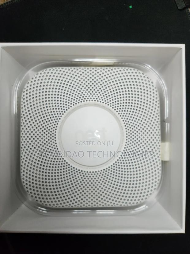 Google Nest Smart Smoke Detector - thumbnail 2